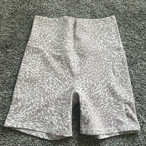 vuori biker shorts